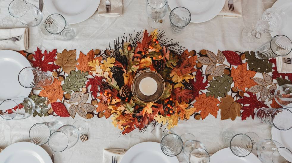 foraged table decorations autumn